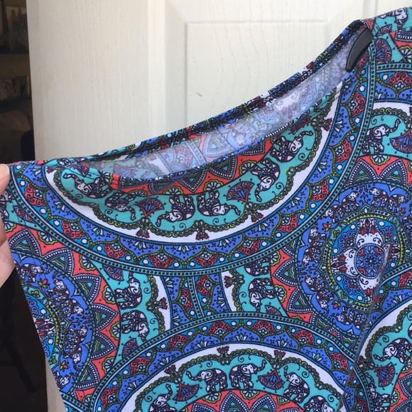 Cold shoulder shirt - Picture 2 of 3